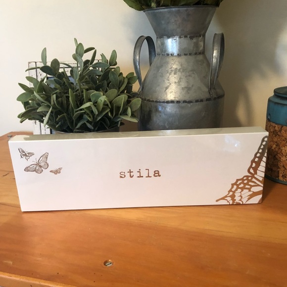 NIB Stila All Eyes On You Liquid Eye Shadow Vault - Picture 3 of 8
